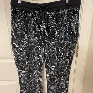 Lularoe cozy crop pants with pockets
